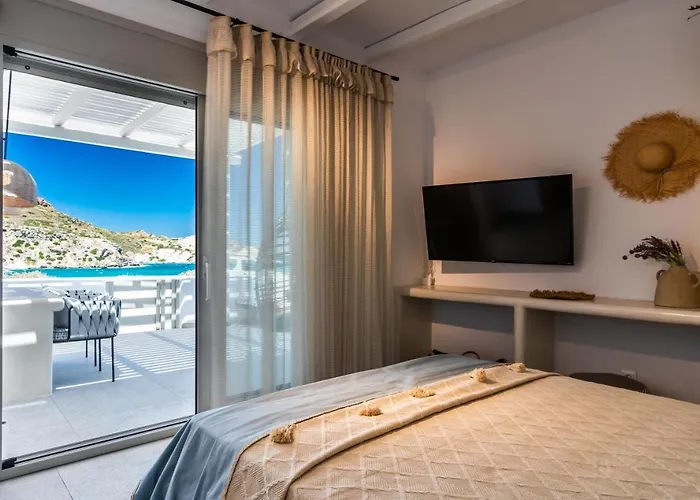 בית נופש Luxurious Stoudio In 1 Mandrakia